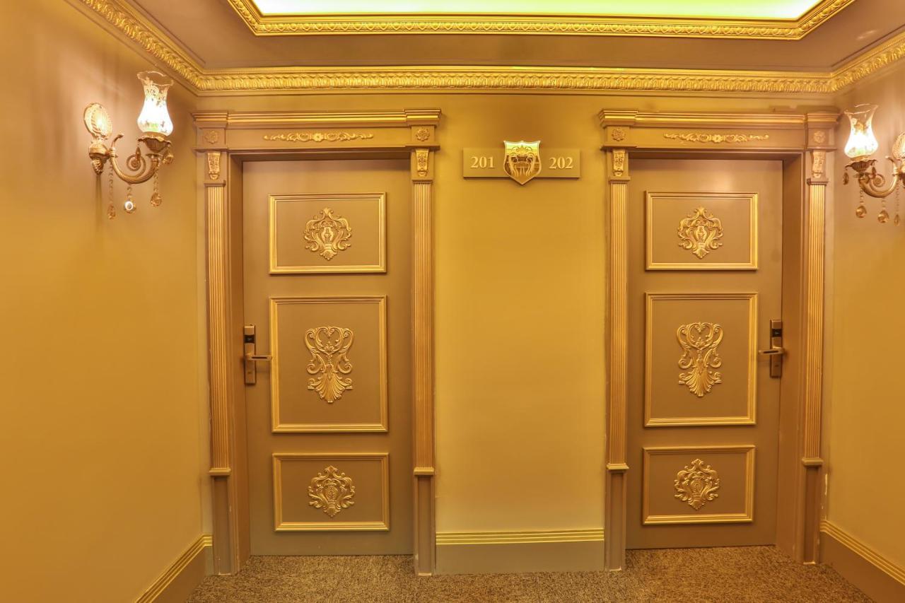 Real King Suite Hotel Trebizonda Exterior foto