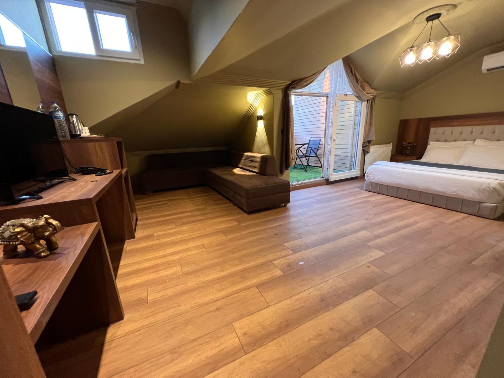 Real King Suite Hotel Trebizonda Exterior foto